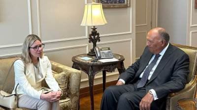 وزير الخارجية يستقبل المدير العام للعمليات بالبنك الدولي