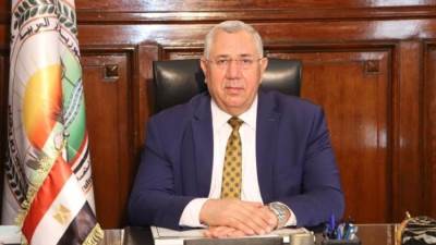 وزير الزراعة يعقد اجتماع مع قيادات هيئة التعمير والتنمية الزراعية