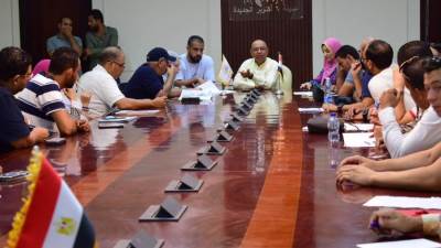 رئيس جهاز أكتوبر الجديدة يلتقي مسئولي الشركات المنفذة لوحدات سكن لكل المصريين