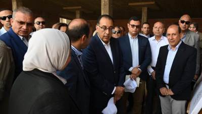 رئيس الوزراء يواصل جولته التفقدية بمشروع حدائق تلال الفسطاط