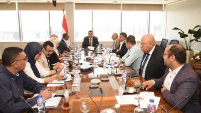 وزير الإسكان: وضع موازنة مستقلة لمنظومة مياه الشرب والصرف الصحى بكل مدينة