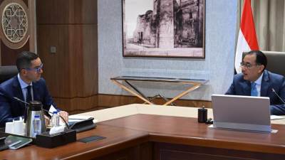 رئيس الوزراء يلتقي وزير الاستثمار والتجارة الخارجية