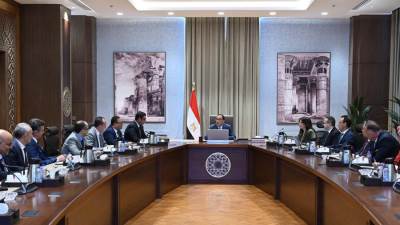 رئيس الوزراء يكلف بإعداد خطة لبدء تسويق وحدات الإسكان الجاهزة للطرح