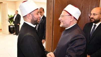 وزير الأوقاف يستقبل مفتي الجمهورية ونقيب السادة الأشراف