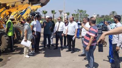 رئيس جهاز دمياط الجديدة يشهد اصطفاف معدات الشركة المكلفة بنظافة الحى الأول والمنطقة الصناعية وإمتدادها