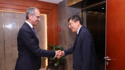 وزير الاتصالات يبحث مع سفير سنغافورة لدى مصر تعزيز التعاون بين البلدين