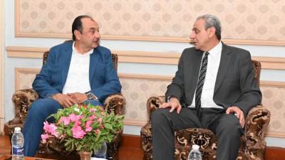 وزير قطاع الأعمال العام يلتقي محافظ الغربية ونواب البرلمان