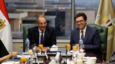 وزيرا الثقافة والاتصالات وتكنولوجيا المعلومات يبحثان تعزيز التعاون المشترك بمجالات التحول الرقمي