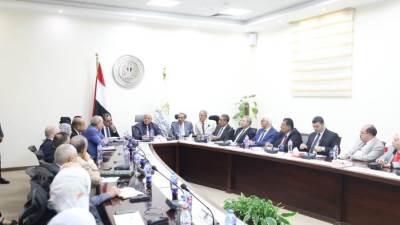 وزير التعليم العالي يعقد اجتماعًا مع عمداء ورؤساء مجالس إدارة المعاهد العليا