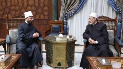 وزير الأوقاف يزور فضيلة الإمام الأكبر شيخ الأزهر الشريف