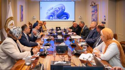 وزيرة البيئة تلتقى محافظ القاهرة لبحث عدد من الموضوعات ذات التعاون المشترك