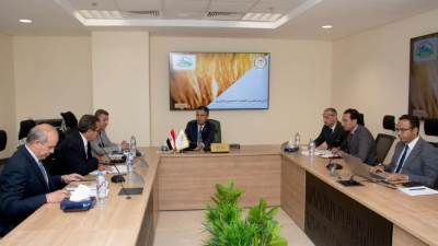 وزير التموين يعقد اجتماع مع رئيس الشركة المصرية القابضة للصوامع والتخزين