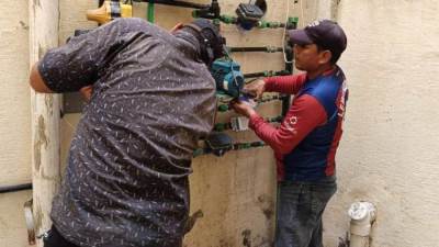 جهاز دمياط الجديدة ينفذ حملة مكبرة لضبط وصلات المياه الخلسة وتحصيل المديونيات