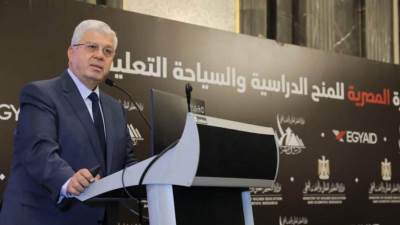 عاشور: لدينا منظومة متكاملة لجذب الطلاب الوافدين وتعزيز دور مصر كوجهة تعليمية