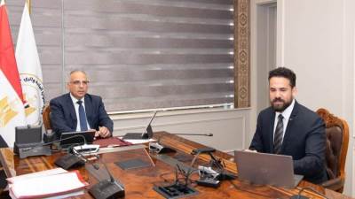 وزير الري يناقش مقترحات الإستفادة من التقنيات الحديثة للتصوير الجوي