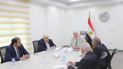 وزير التعليم العالي يعقد اجتماعًا مع رؤساء مؤسسات أفرع الجامعات الأجنبية