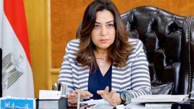 وزيرة التنمية المحلية تتابع مع المحافظين إجراءات تحديد أسعار تعريفة الركوب الجديدة