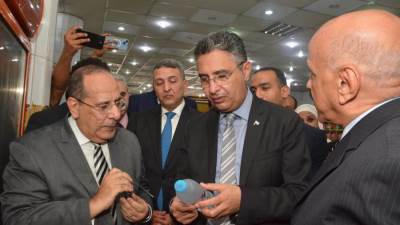 وزير التموين يتفقد الأنشطة التموينية برفقه محافظ الاسكندرية