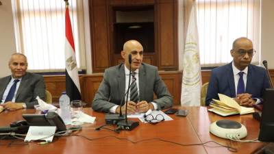 وزير التعليم يعقد اجتماعًا مع قيادات الوزارة لمناقشة سبل تطوير منظومة التعليم