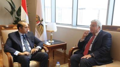 وزير الشئون النيابية والقانونية يستقبل وزير التعليم العالي والبحث العلمي