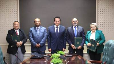 وزير الصحة يشهد إطلاق عيادات مستشفيات قطاع العلاجي وأمانة المراكز لخدمة منتفعي التأمين الصحي