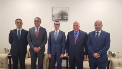 وزير الاستثمار والتجارة الخارجية يستقبل وفد شركة بولاريس بارك