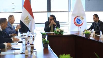 وزير الصحة يبحث مع الاتحاد المصري لجمعيات ومؤسسات المستثمرين تعزيز سبل التعاون