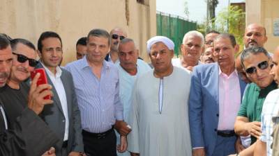 وزير الزراعة يلتقي عدد من مزارعي البحيرة في مستهل زيارته للمحافظة