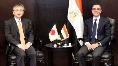 وزير الاستثمار والتجارة الخارجية يستقبل سفير اليابان بالقاهرة