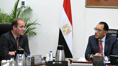 رئيس الوزراء يتابع مع وزير المالية عدداً من ملفات العمل
