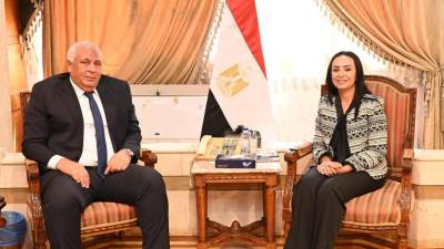 وزيرة التضامن الاجتماعي تستقبل محافظ الوادي الجديد