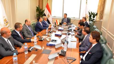 وزير التموين والتجارة الداخلية يستقبل وفداً من حزب حماة وطن