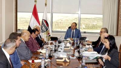 وزير قطاع الأعمال العام يلتقي ممثلي الاتحاد العام لنقابات عمال مصر