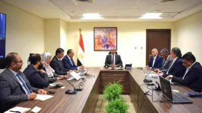 نائب وزير الإسكان يلتقي مسئولي شركة سيمنز  العالمية