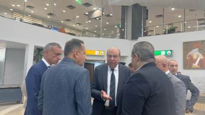 وزير الطيران المدنى  يتفقد مطار العلمين الدولي