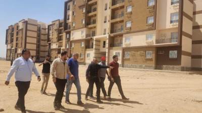 محمد عبدالعزيز عامر يتفقد المرحلتين الثانية والثالثة لسكن موظفي العاصمة