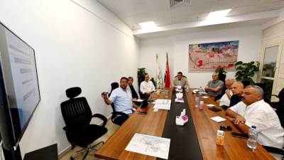 وزير الإسكان يستعرض الجداول الزمنية لإنهاء وتسليم الوحدات السكنية بالعلمين الجديدة