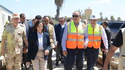 وزير قطاع الأعمال العام يلتقي محافظ البحيرة ونواب البرلمان