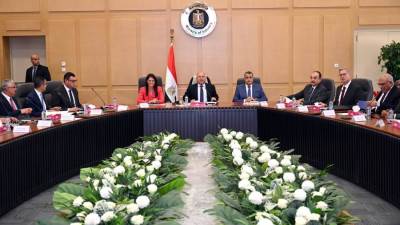 وزير الصناعة والنقل يترأس الاجتماع الثالث للمجموعة الوزارية للتنمية الصناعية