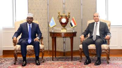 وزير الخارجية والهجرة يستقبل وزير خارجية الصومال ويعقد جلسة مباحثات ثنائية موسعة