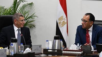 مدبولي يتابع مع الرئيس التنفيذي لوكالة الفضاء المصرية عدداً من ملفات العمل