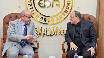 رئيس هيئة الدواء يلتقي أعضاء منظمة الصحة العالمية مكتب مصر