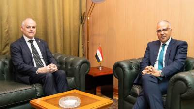 وزير الري يبحث مع السفير الأسترالي بمصر سبل تعزيز التعاون