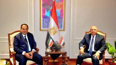 وزير الصناعة والنقل يبحث مع السفير الكويتي بالقاهرة تدعيم التعاون المشترك