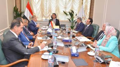 وزير التموين يلتقي رئيس اتحاد المستثمرين لبحث فرص التعاون المشترك