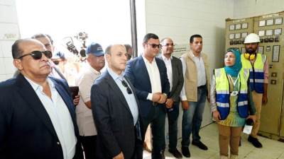 الشربيني ومحافظ كفر الشيخ يتفقدان سير العمل بمحطة صرف صحي مركز فوه