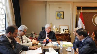 وزير التعليم العالي يبحث مع السفير السوداني بالقاهرة سبل التعاون المشترك
