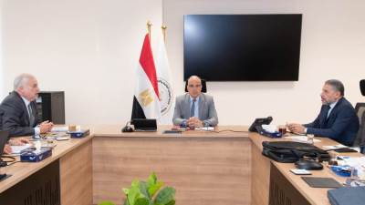 وزير الري يتابع أنشطة هيئة حماية الشواطئ