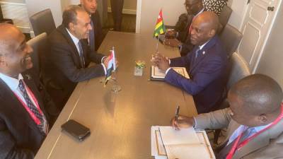 وزير الخارجية والهجرة يلتقي مع وزير خارجية توجو