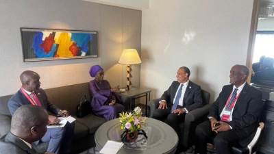 وزير الخارجية والهجرة يلتقى بوزيرة خارجية السنغال